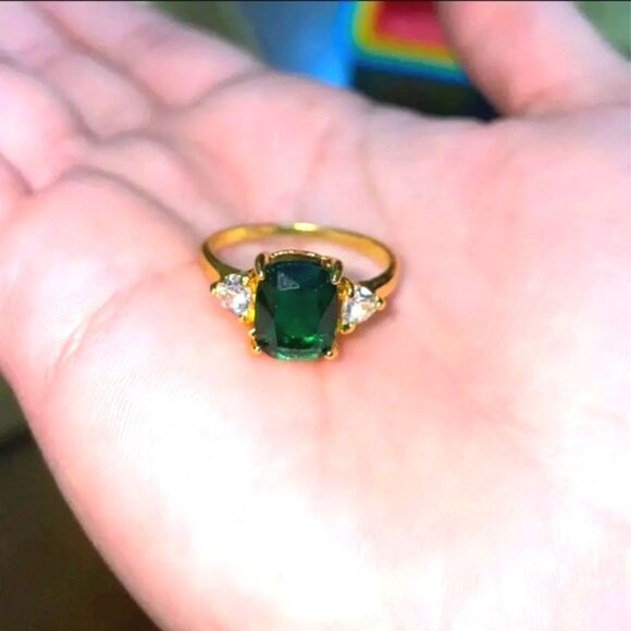 14k golden emrald green engagement ring sz 8 - Picture 8 of 10